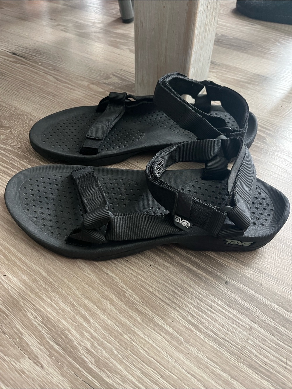 NWOT Teva sandals/10